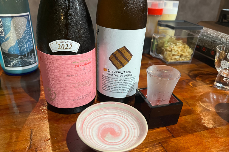 Cata de sake de Osaka con Takoyaki DIYOsaka: Experiencia culinaria de Takoyaki con sake en Namba