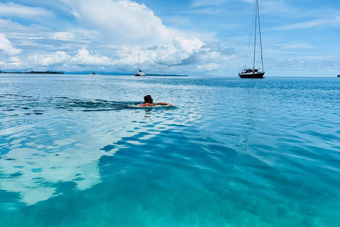 San Blas Day Trip: Isla Perro, Isla Diablo & Natural Pool