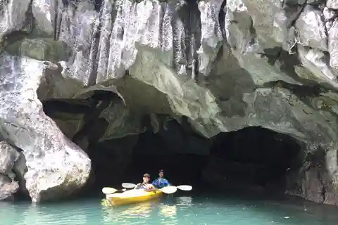Isla de Cat Ba: Crucero de día completo a la bahía de Lan Ha y a la bahía de Ha Long