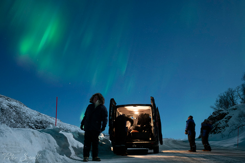 Tromsø: Nordlicht-Tour mit Abendessen und Heißgetränken