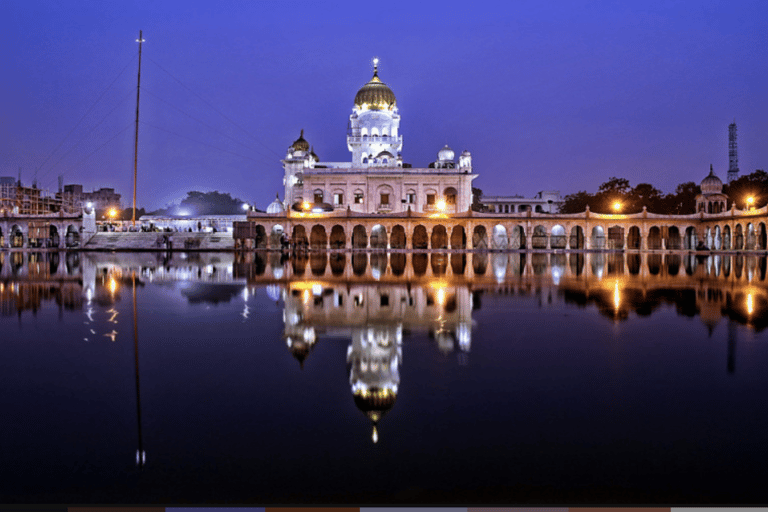 Delhi: Heritage Night Walking Tour with Food Tasting Old and New Delhi Night Views ( Car, Guide, Ticket, Dinner )