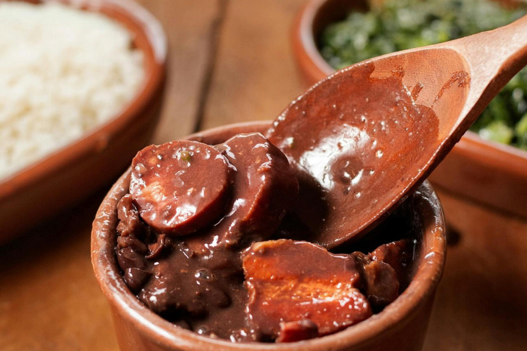 Cultural immersion in São Paulo - Guided Visit 3-hour bilingual guided 'local party' experience (shared)