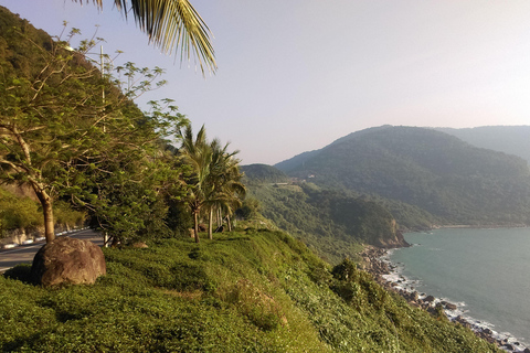 Da Nang: Son Tra Peninsula Sunrise or Sunset Jeep Tour