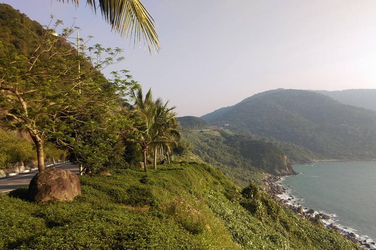 Da Nang: Son Tra Peninsula Sunrise or Sunset Jeep Tour