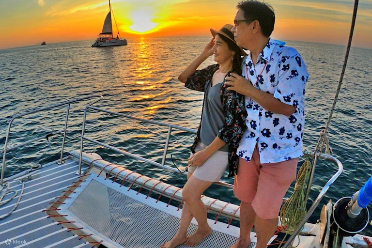 Batumi: Sunset Yacht Cruise with Free Glass of Wine