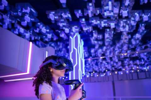 Abu Dhabi: VR Experiences & Formula Racing Simulator