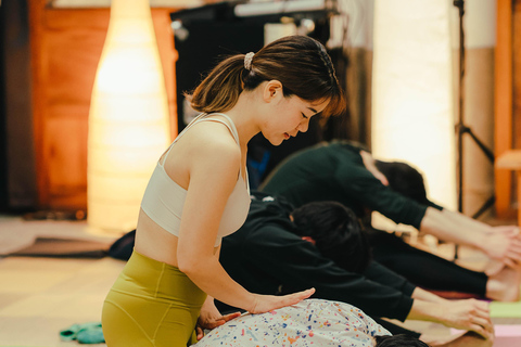 Kyoto: Yoga Session in a Japanese Temple with a Meal 2 yoga lesson + meal