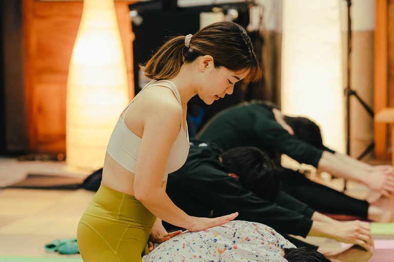 Kyoto: Yoga Session in a Japanese Temple with a Meal 2 yoga lesson + meal