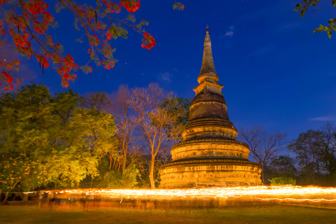 Chiang Mai: tour nocturno de 4h en Wat Umong y Doi SuthepTour en grupo de 4h al atardecer en Doi Suthep y Wat Umong