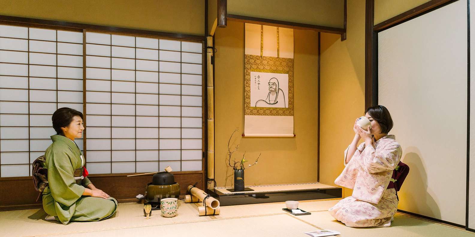 Kyoto: Tea Ceremony in 100-year-old Kyo-Machiya Townhouse