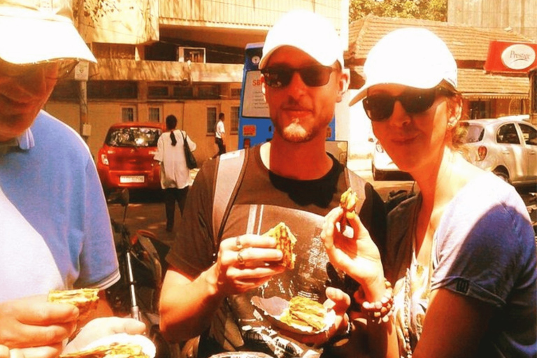 Mumbai Street Food Crawl (tour guidato di degustazione di cibo di 2 ore)