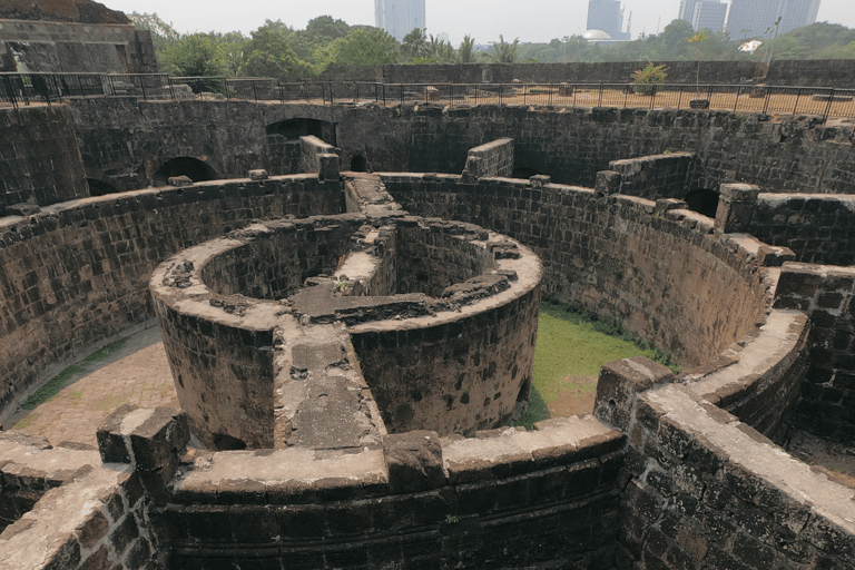 MANILA: ESPERIENZA DI TOUR STORICO IN KALESA A INTRAMUROSSOLO TOUR DI KALESA