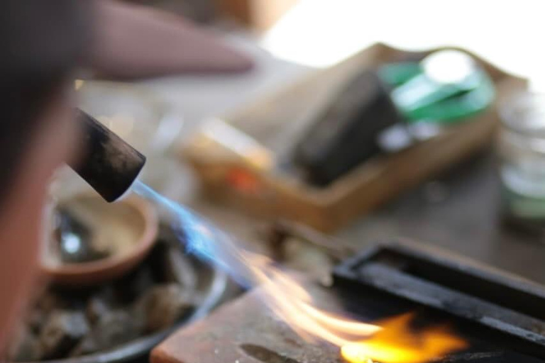Lombok: Silversmithing Workshop with Jewelry to Keep