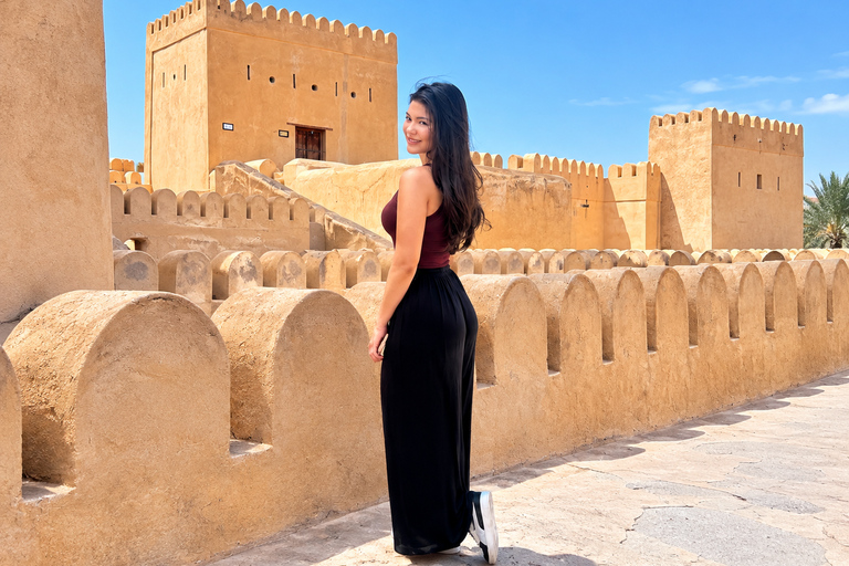 From Muscat: Nizwa, Jabreen, and Bahla Fort Day Sharing Tour