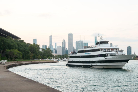 Chicago, USA Middagskryssning med fyrverkeribuffé på Lake MichiganChicago: Båttur med fyrverkerishow och middagsbuffé