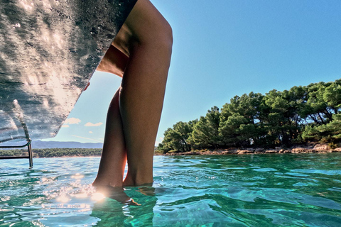 Makarska: 3-Island Speedboat Tour with Cave and Blue Lagoon Tour with Pick-up