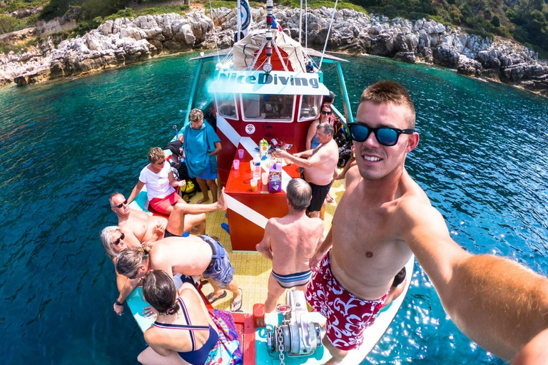 Nice : Excursion en mer VIP avec plongée en apnée et découverte de la plongée sous-marine