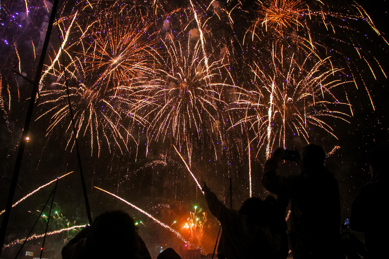 Lisbon: New Year's Eve with Live Dj Fireworks and Open Bar Beirinha/2024