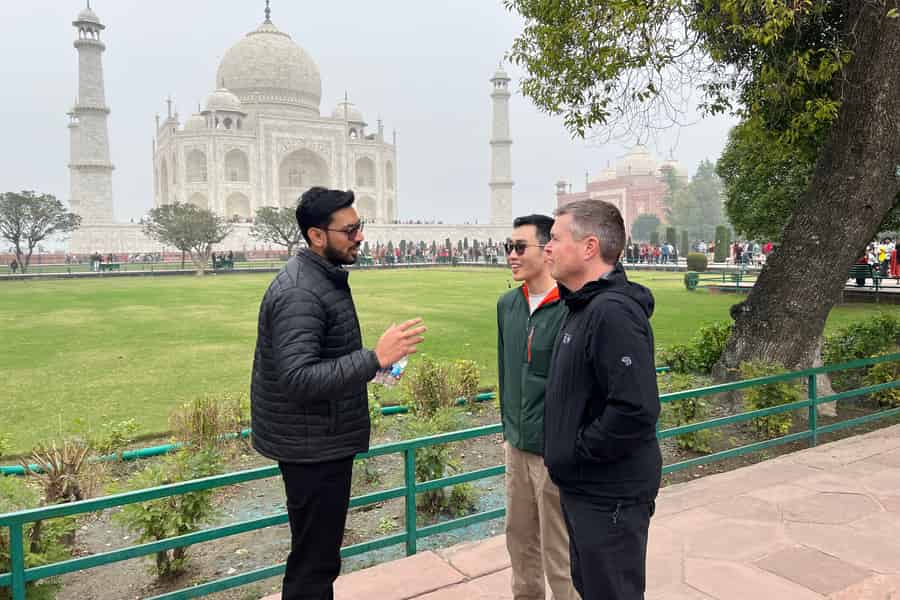 Ab Delhi: Taj Mahal & Agra Private Day Tour mit 5* Mittagessen