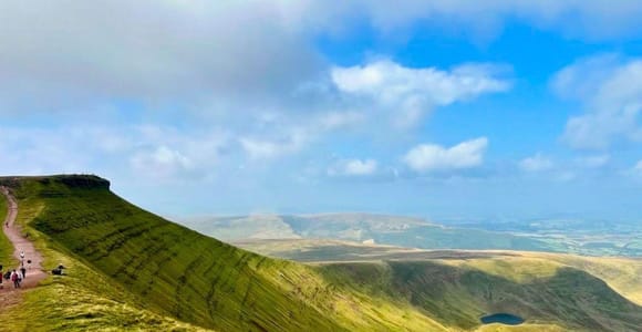 Ab Cardiff: Tagestour durch Südwales – Berge, Wasserfälle und mehr