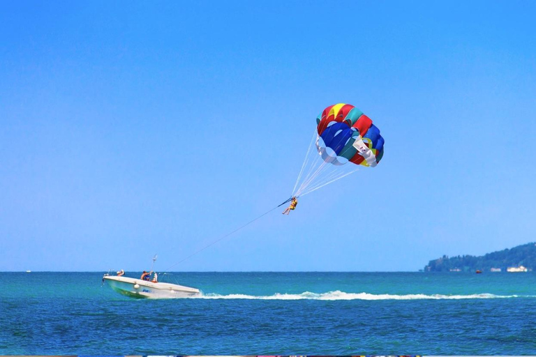 Montego Bay: Parasailing Adventure with Coastal Views