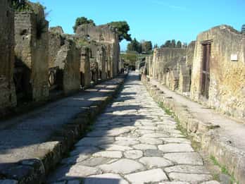 ERCOLANO UND VESUVIUS: PRESTIGETOUR AB NEAPEL