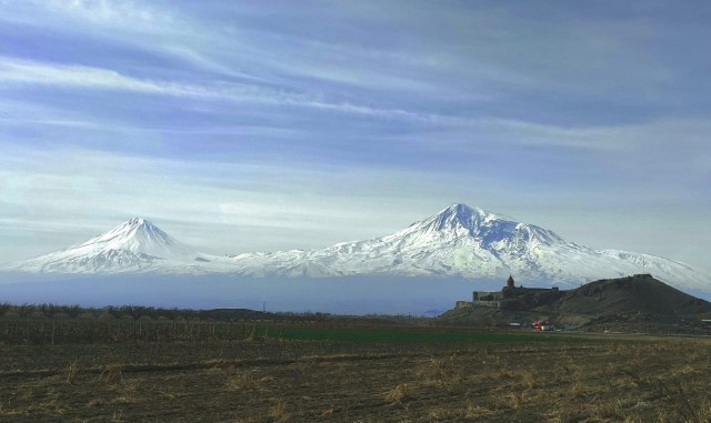 Verlicht Armenië: Echmiadzin, Khor Virap, Noravank, Areni