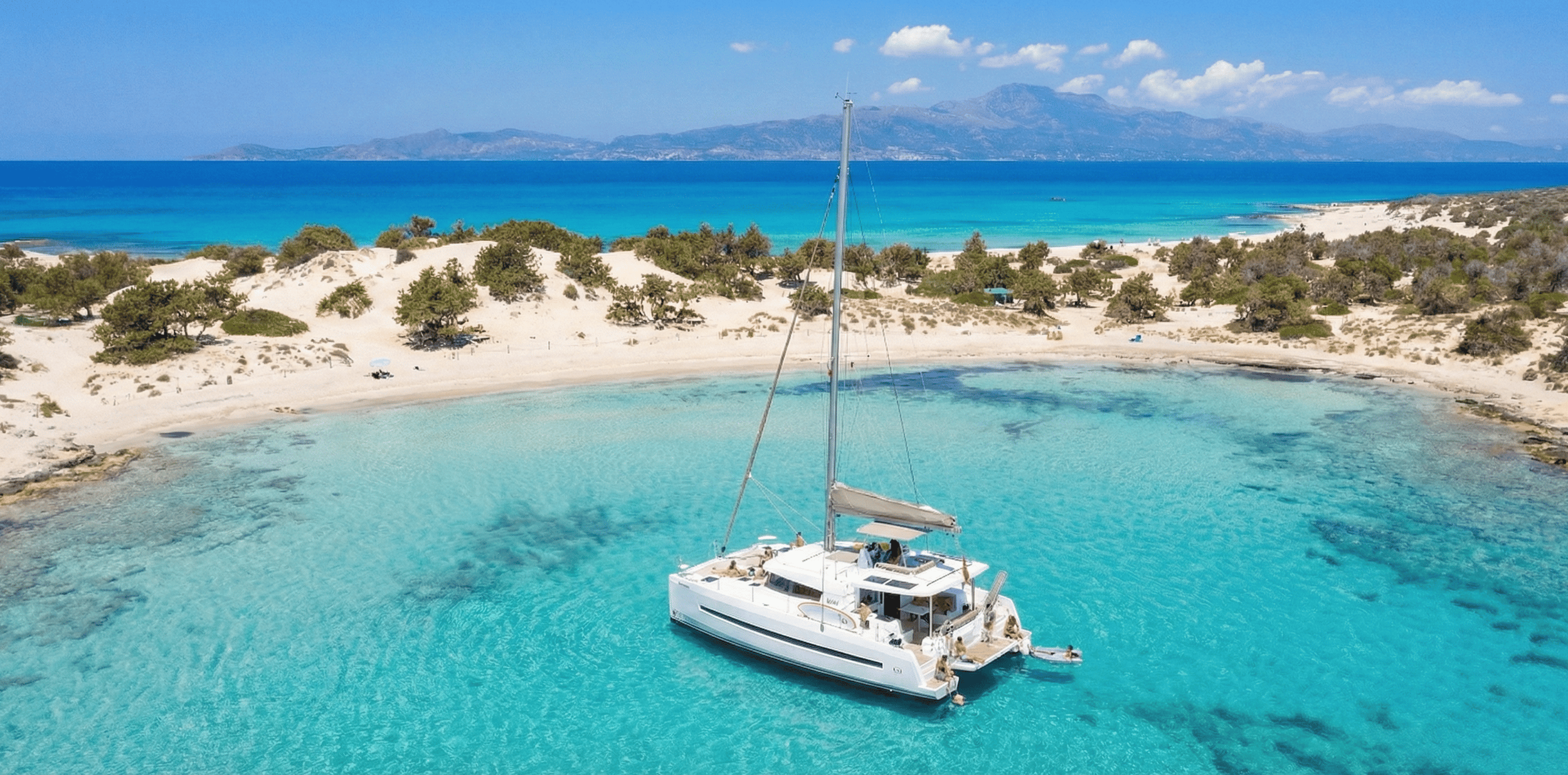 Ierapetra: Luxus-Bootsfahrt zur Trauminsel Chrysi mit Mittagessen und Getränken