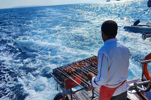 El Cairo: Crucero en yate Premium y almuerzo con recogida opcional