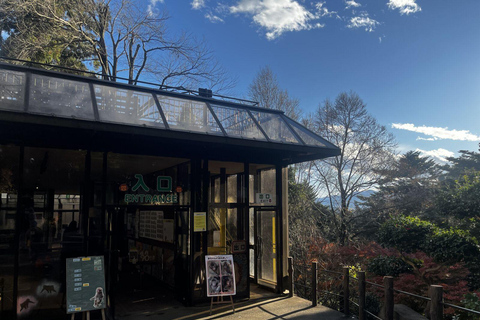 Avontuur op de Takao berg: Ontdek natuur en traditie in Tokio