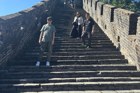 Beijing: Tiananmen Square & Great Wall Private Tour Russian-speaking tour guide