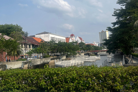 Jakarta : Guided City Tour with Lunch at Historic Restaurant