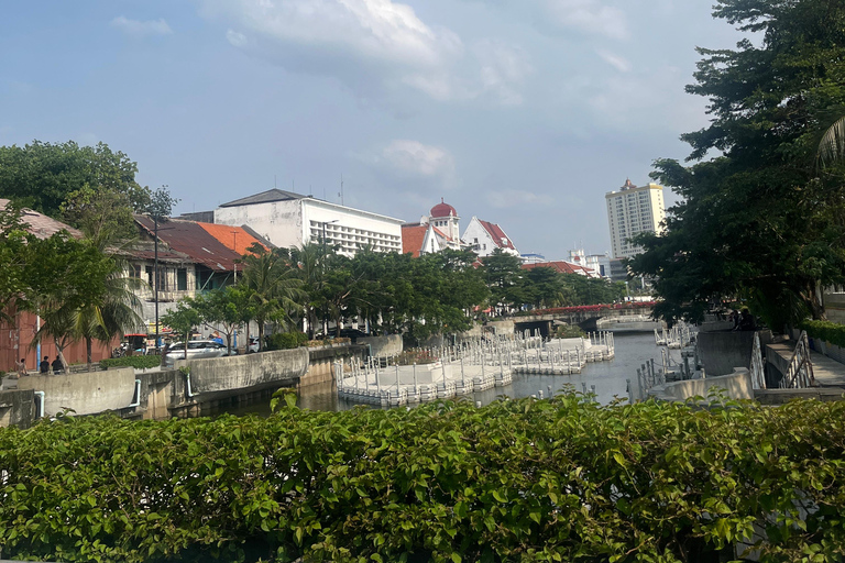 Jakarta : Guided City Tour with Lunch at Historic Restaurant