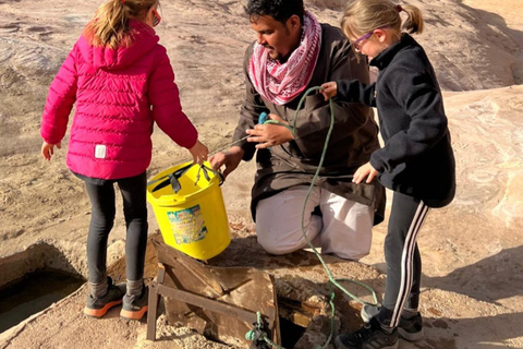 WADI RUM:FULL-DAY DESERT TOUR WITH LOCAL GUIDE, SUNSET & TEA