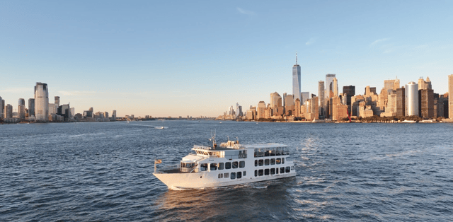 NYC: Christmas Luxury Yacht Dinner Cruise