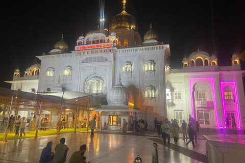 جولة دلهي الليلية – تجربة مسائية لمدة 4 ساعاتجولة ليلية في دلهي – تجربة مسائية لمدة 4 ساعات