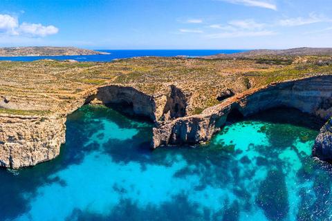 Malta: Prom w obie strony do Błękitnej Laguny Comino z opcją GozoZ Ċirkewwa: Ċirkewwa-Comino Blue Lagoon-Gozo