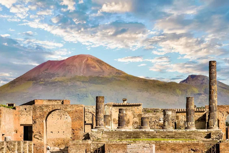 From Rome: Pompeii and Amalfi Coast Trip with Guide