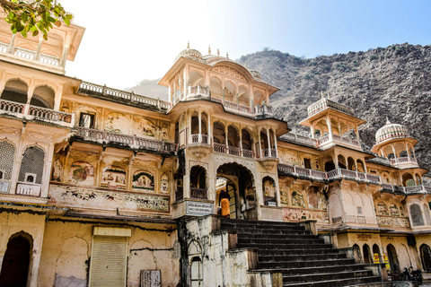 From Delhi: Jaipur Round Trip by Car or Superfast Train. Jaipur Day Trip with Guide only