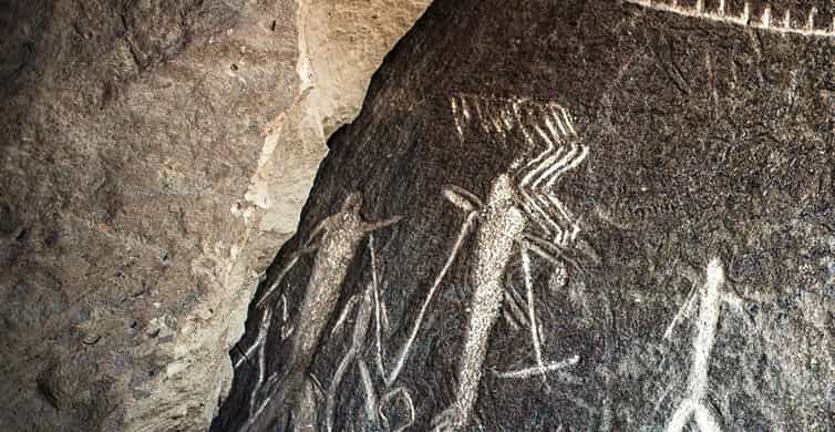 Baku: Gobustan, Mud Volcanoes, Fire Temple, & Yanar Dag Tour photo 5