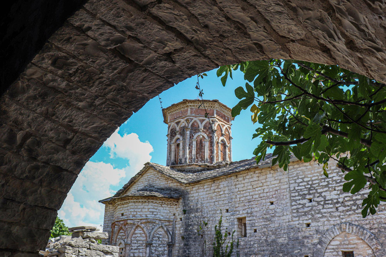 جنوب ألبانيا: جولة مغامرات شاملة لمدة 8 أيام مع مرشد محلي