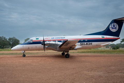 Desde Zanzíbar: Safari Selous G.R. de una noche con vuelossafari compartido