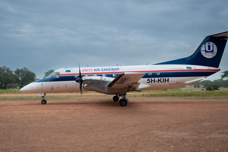 Desde Zanzíbar: Safari Selous G.R. de una noche con vuelossafari compartido