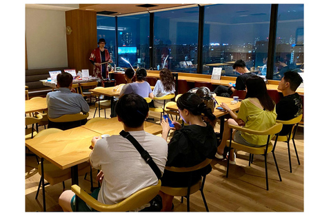 Tokio:flet z uchwytem na pałeczki,wybór,lekcja,występ na żywo