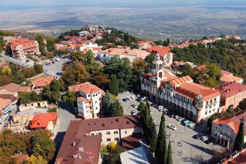 Georgia: 5-Day Honeymoon Tour with Meals and Guide