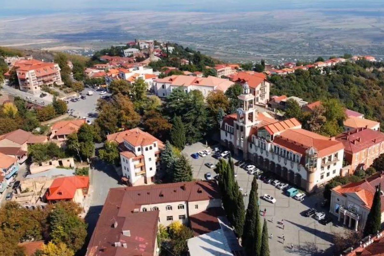 Georgia: 5-Day Honeymoon Tour with Meals and Guide