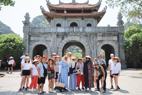 Depuis Ha Noi : Trang An/Tam Coc, grottes de Mua, excursion d&#039;une journée à Hoa LuVisite VIP : Hoa Lu - Tam Coc - Mua Cave ( Max 9 personnes )