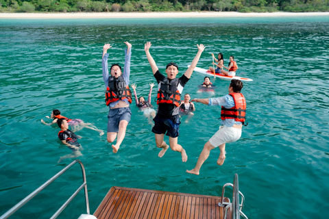 Pattaya: viagem de 1 dia para 2 ilhas em um catamarã com almoço