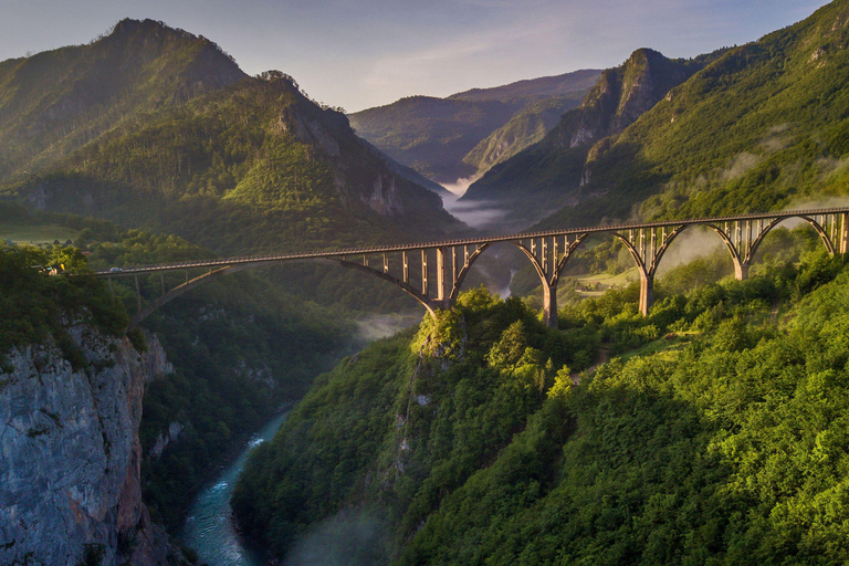 Monténégro : Lac noir, Durmitor, pont de Djurdjevića Tara