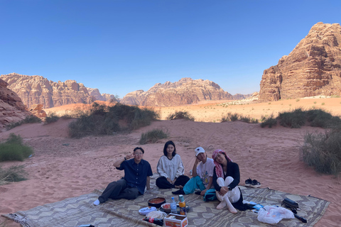Wadi Rum: Hidden Valleys Tour with Bedouin Lunch
